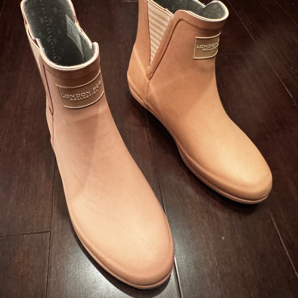 London Fog women’s pink rainboots